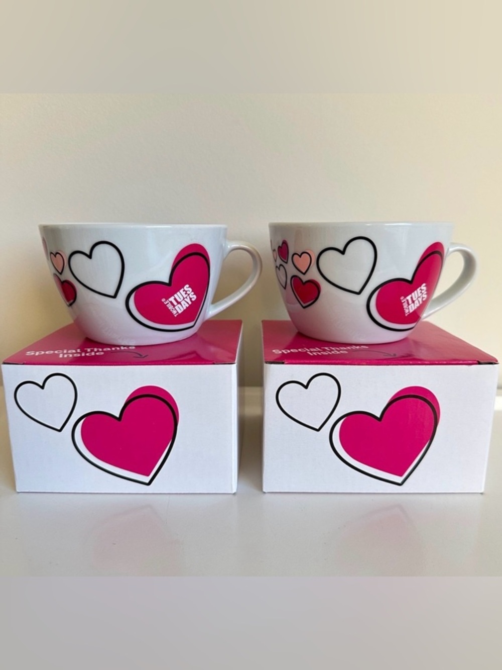 Heart Coffee Cups Set of Two Mugs T Mobile Tuesdays Valentines Limited Edition